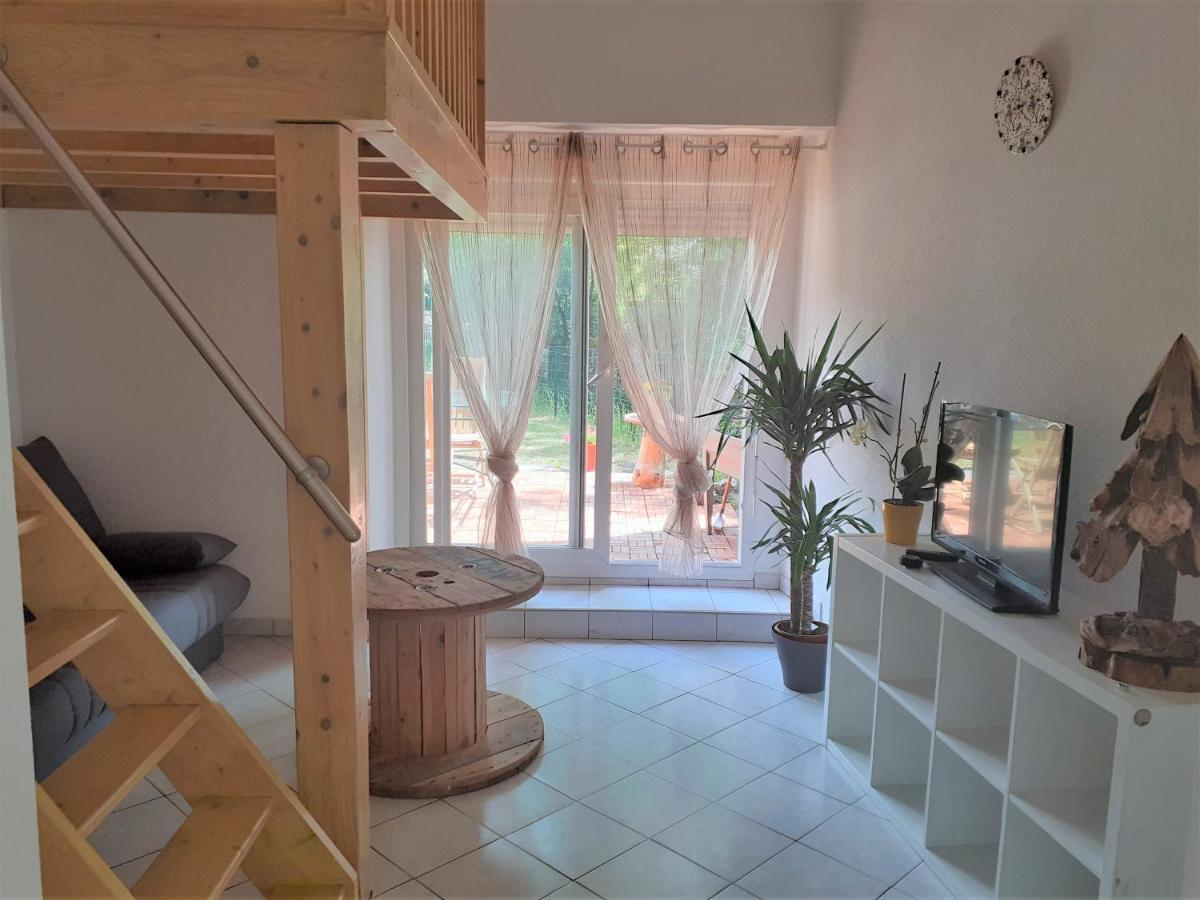 Appartement Rez De Chaussee Avec Terrasse Et Jardin Tence ภายนอก รูปภาพ