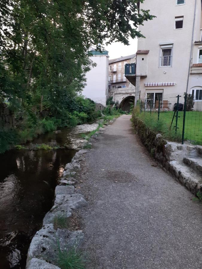 Appartement Rez De Chaussee Avec Terrasse Et Jardin Tence ภายนอก รูปภาพ