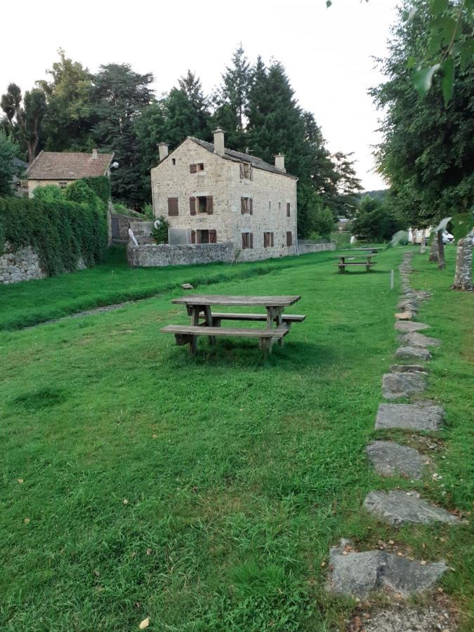 Appartement Rez De Chaussee Avec Terrasse Et Jardin Tence ภายนอก รูปภาพ